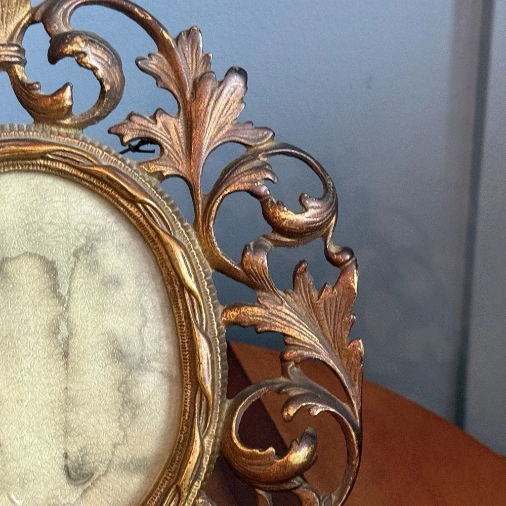 Vintage Ornate Brass Picture Frame Baroque Rococo Easel Vanity Frame 5x7